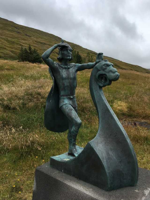 2017-08-28-Iceland-023-Leifr EirIksson-statue.JPG
